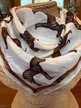 ADRIENNE Vittadini  silk scarf